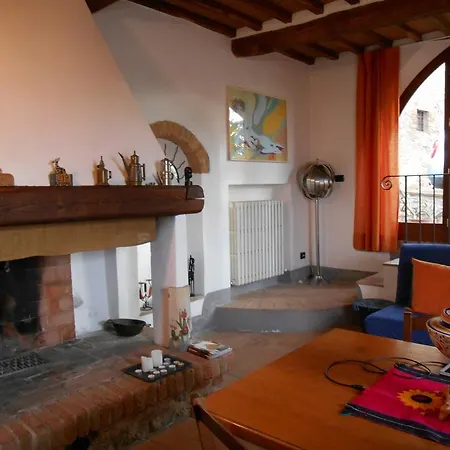 مزرعة للإقامة Podere Sammonti مونتيريجيوني