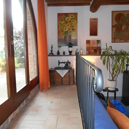 مزرعة للإقامة Podere Sammonti مونتيريجيوني